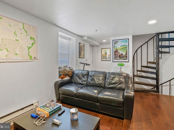 1037 Crease Street, Philadelphia PA 19125
