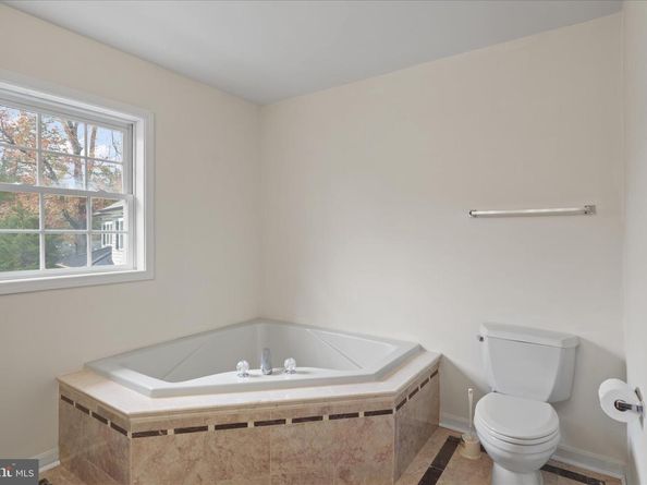 2659 Military Road, Arlington VA 22207