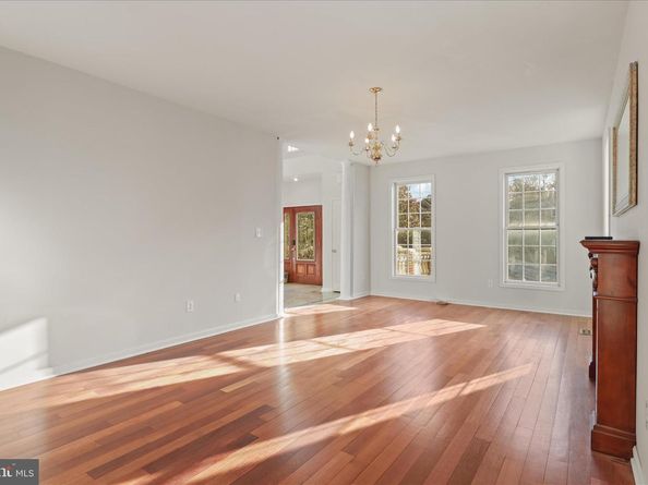 2659 Military Road, Arlington VA 22207