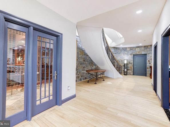 658 Live Oak Drive, Mclean VA 22101