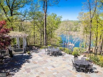658 Live Oak Drive