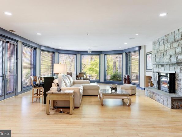 658 Live Oak Drive, Mclean VA 22101