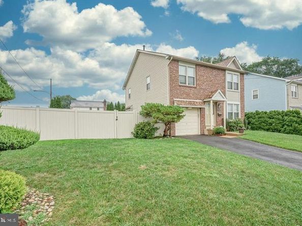 3701 President Street, Philadelphia PA 19114