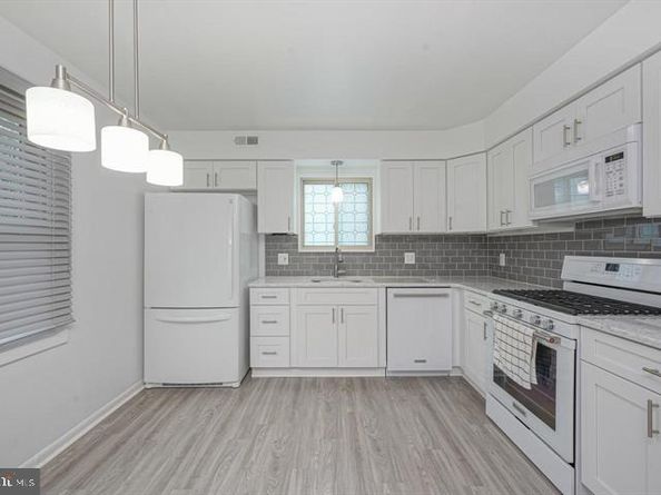 3701 President Street, Philadelphia PA 19114