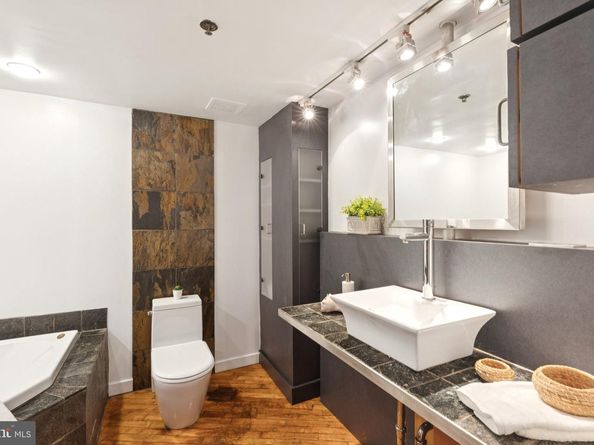 428 N 13TH Street 3E, Philadelphia PA 19123