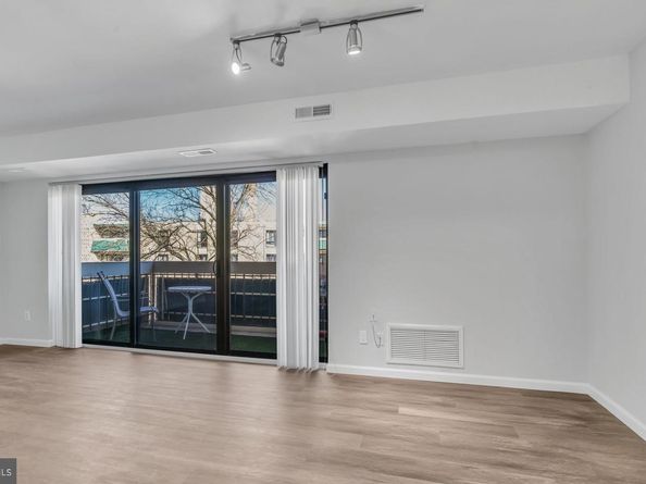 6141 Leesburg Pike 504, Falls Church VA 22041