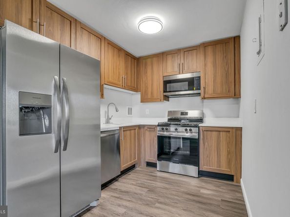 6141 Leesburg Pike 504, Falls Church VA 22041
