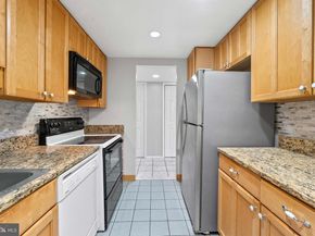 6300 Stevenson Avenue 907, Alexandria VA 22304