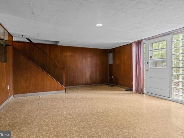 8339 Strahle Place, Philadelphia PA 19111