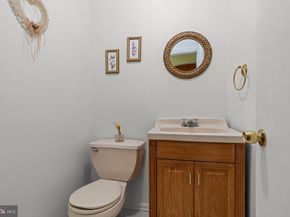 8339 Strahle Place, Philadelphia PA 19111
