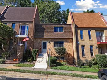 1724 Cy Court