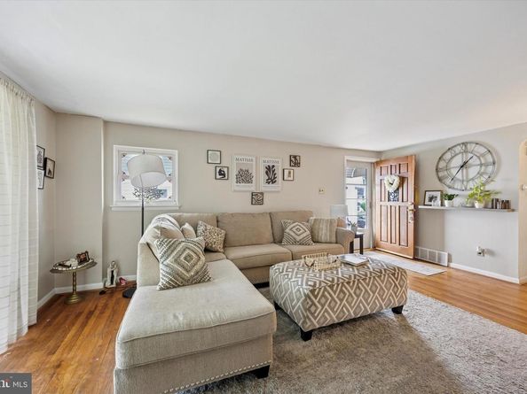 2831 Chase Road, Philadelphia PA 19152