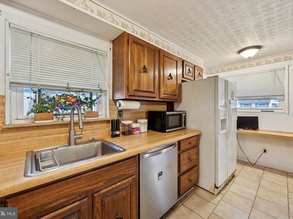 2831 Chase Road, Philadelphia PA 19152