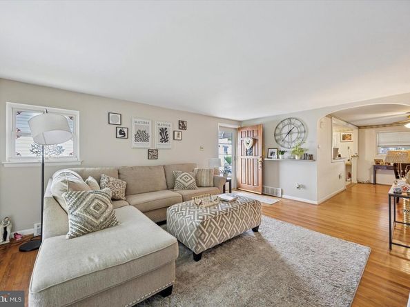 2831 Chase Road, Philadelphia PA 19152