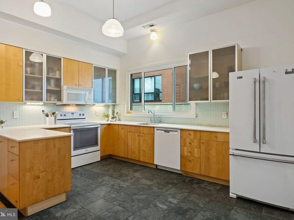 1226 Leopard Street D, Philadelphia PA 19125