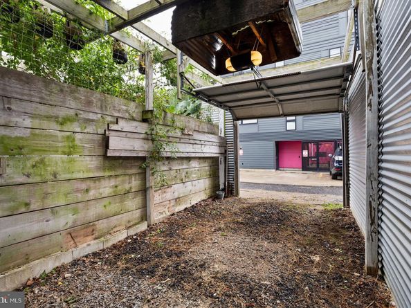 1226 Leopard Street D, Philadelphia PA 19125