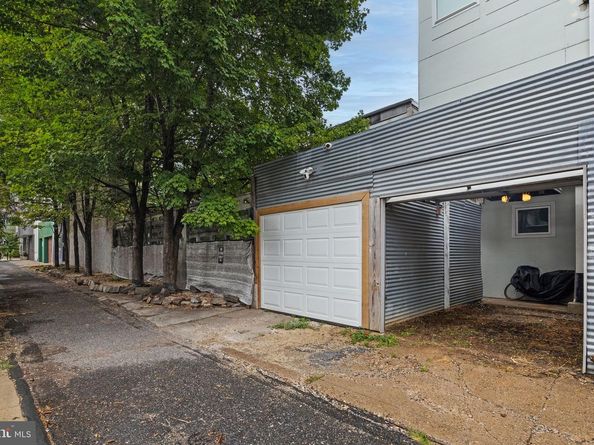 1226 Leopard Street D, Philadelphia PA 19125