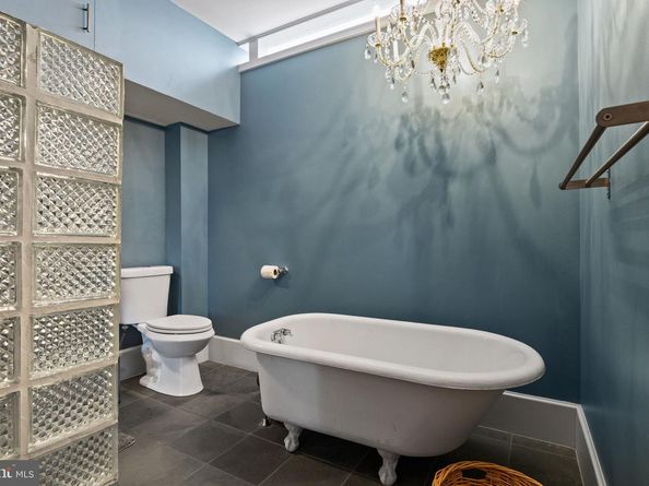 1226 Leopard Street D, Philadelphia PA 19125