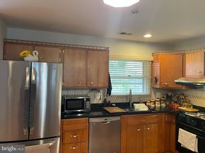 1006 S Greenthorn Avenue, Sterling VA 20164