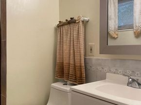 1006 S Greenthorn Avenue, Sterling VA 20164