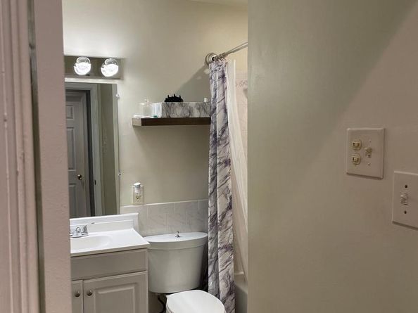 1006 S Greenthorn Avenue, Sterling VA 20164