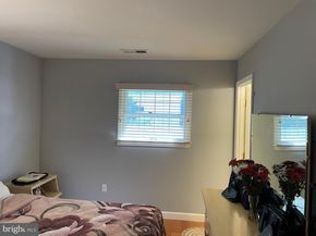 1006 S Greenthorn Avenue, Sterling VA 20164