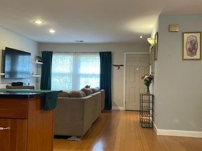 1006 S Greenthorn Avenue, Sterling VA 20164
