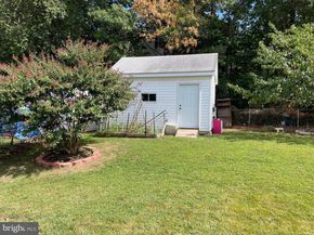 1006 S Greenthorn Avenue, Sterling VA 20164