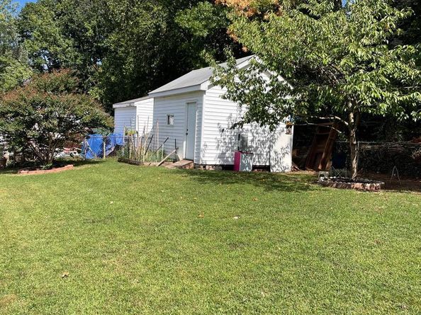 1006 S Greenthorn Avenue, Sterling VA 20164