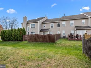 102 Broadleaf Place, Newtown PA 18940