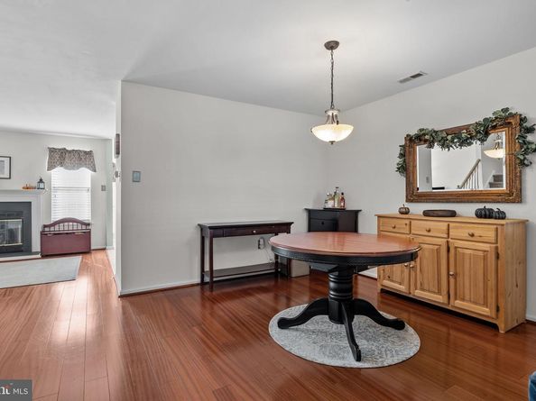 102 Broadleaf Place, Newtown PA 18940