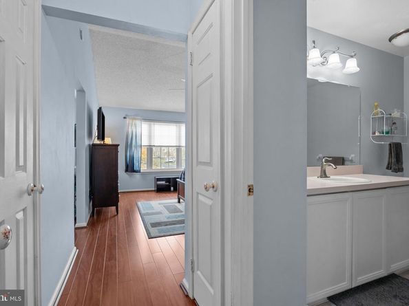 102 Broadleaf Place, Newtown PA 18940