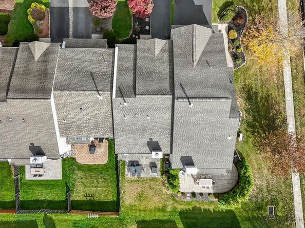 102 Broadleaf Place, Newtown PA 18940