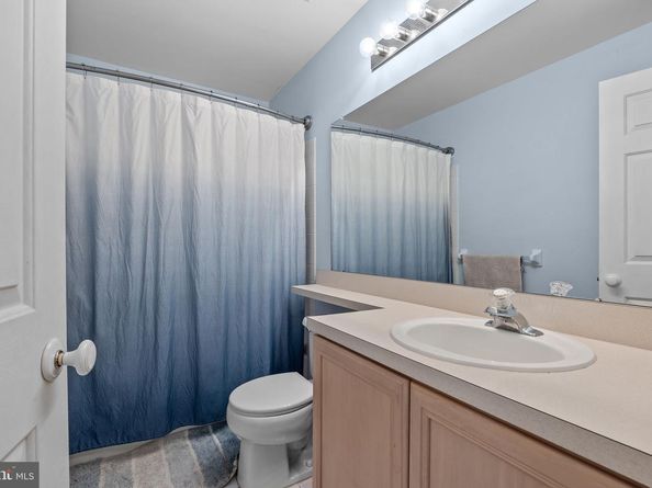 102 Broadleaf Place, Newtown PA 18940