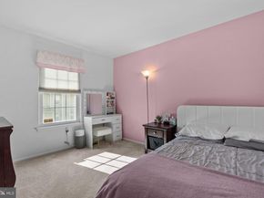 102 Broadleaf Place, Newtown PA 18940