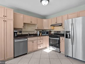 102 Broadleaf Place, Newtown PA 18940