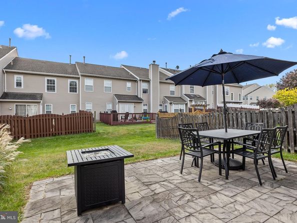 102 Broadleaf Place, Newtown PA 18940