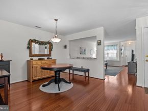 102 Broadleaf Place, Newtown PA 18940