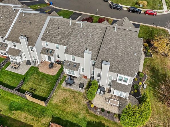 102 Broadleaf Place, Newtown PA 18940