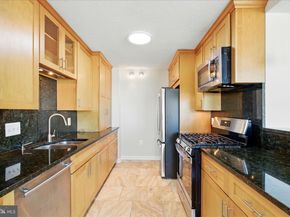 1225 Martha Custis Drive 919, Alexandria VA 22302