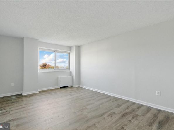 1225 Martha Custis Drive 919, Alexandria VA 22302