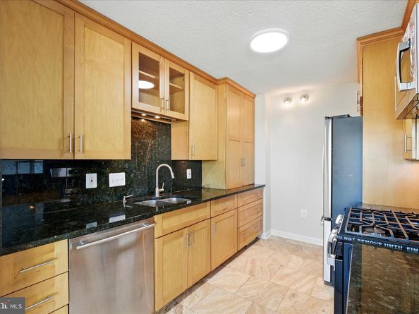 1225 Martha Custis Drive 919, Alexandria VA 22302