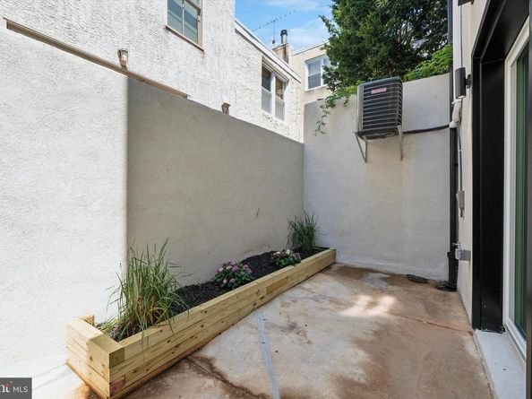 303 Pemberton Street, Philadelphia PA 19147