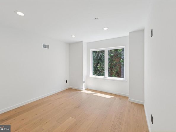 303 Pemberton Street, Philadelphia PA 19147