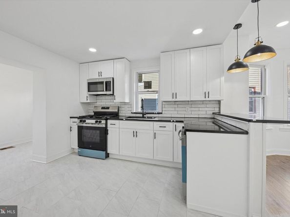 211 Cedar Avenue, Holmes PA 19043