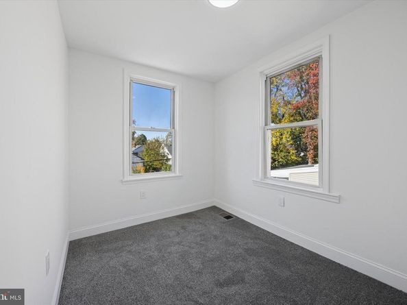 211 Cedar Avenue, Holmes PA 19043