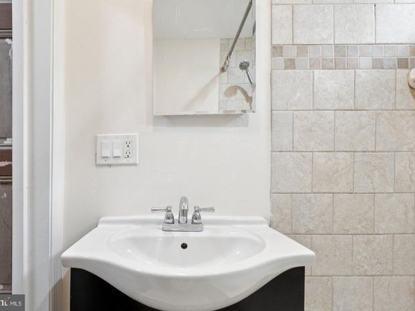 2010 Ogden Street, Philadelphia PA 19130