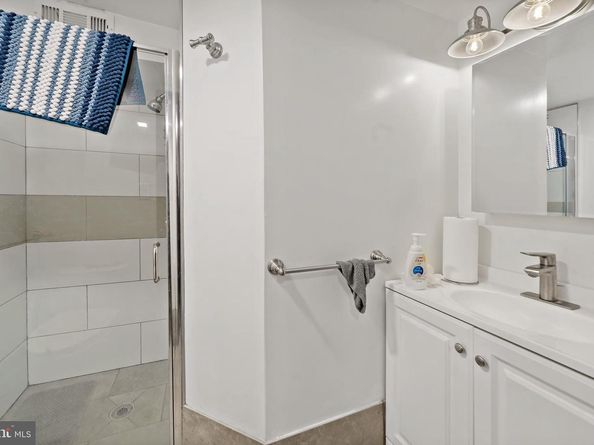 653 N 33rd Street, Philadelphia PA 19104