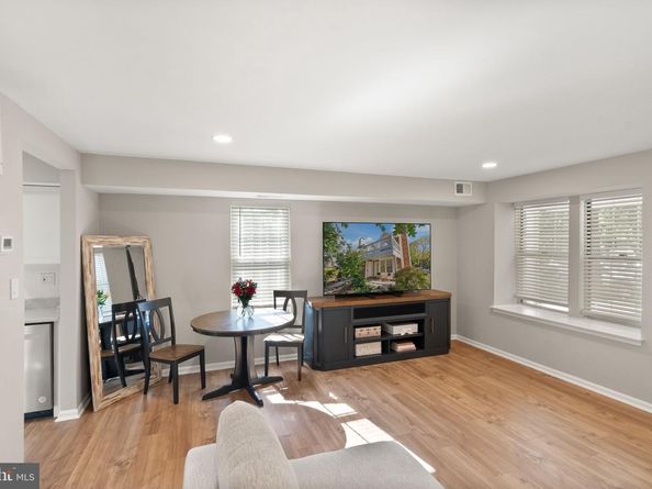 2592 S Arlington Mill Drive 7, Arlington VA 22206