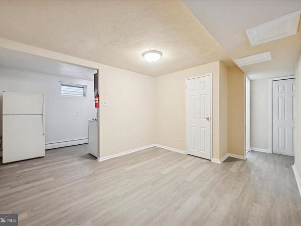 100 E Glenolden Avenue D17, Glenolden PA 19036